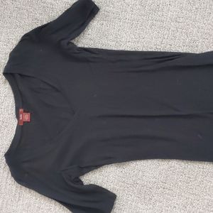 Black 3/4 sleeve v neck